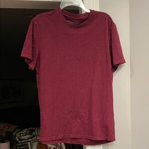 American Eagle Outfitters Maroon Short Sleeve Tee